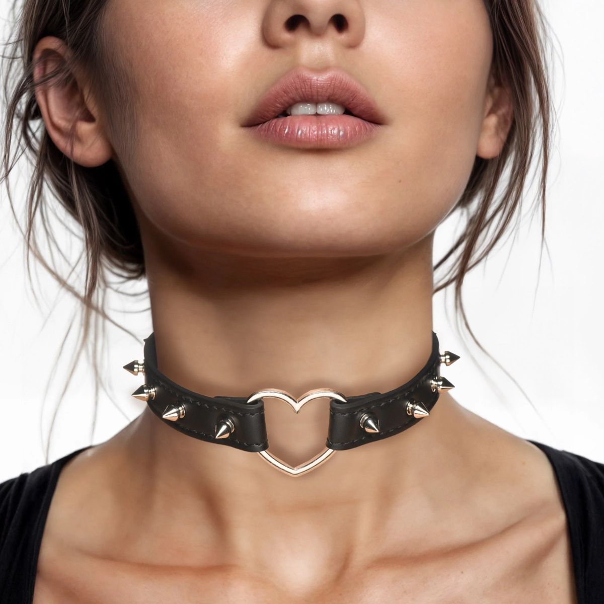 SPIKED HEART CHOKER