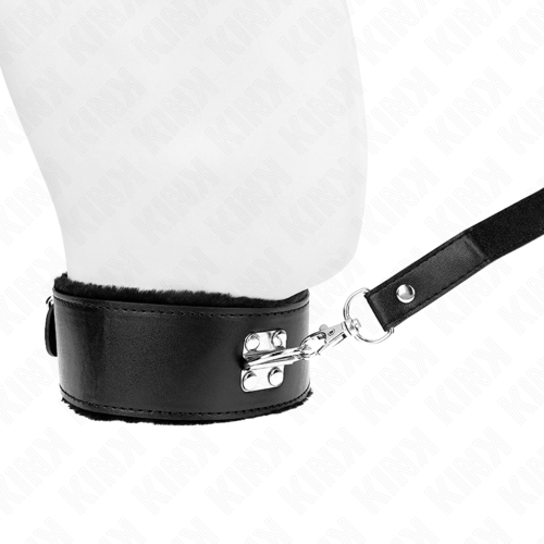 FUR COLLAR WITH LEASH